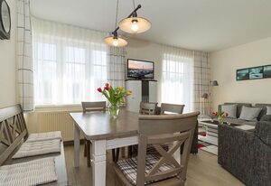Strandschlösschen – Familien-Ferienwohnung mit zwei Balkonen und zwei Bädern - nur 300 m zum Strand!