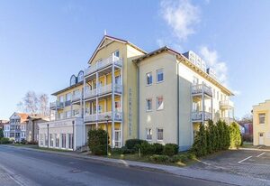 Strandschlösschen – Familien-Ferienwohnung mit zwei Balkonen und zwei Bädern - nur 300 m zum Strand!