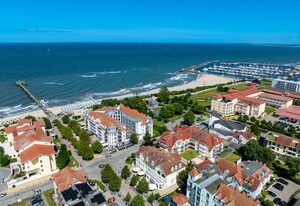 Villa Hanse – Großzügige 4-Zimmer-Maisonettewohnung mit eingeschränktem Meerblick & 2 Balkonen