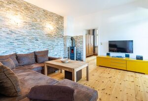 Ferienhaus Achtern mit Terrasse, Kamin und 2 Schlafzimmern