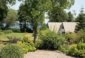 DAS HAUS AM SEE - Finnhütten am Schweriner See – Ferienhaus, Dusche, WC, 2 Schlafzimmer, Seeblick