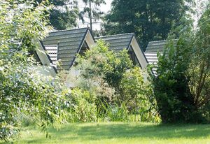 DAS HAUS AM SEE - Finnhütten am Schweriner See – Ferienhaus, Dusche, WC, 2 Schlafzimmer, Seeblick
