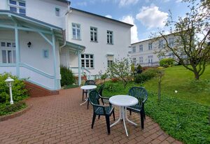 Haus Lucie ***50m bis zum Ostseestrand*** – Ferienwohnung 9, 1O, WLAN, Sitzecke im Garten