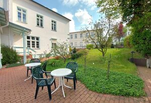 Haus Lucie ***50m bis zum Ostseestrand*** – Ferienwohnung 9, 1O, WLAN, Sitzecke im Garten