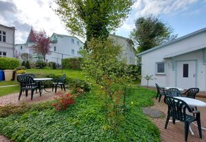 Haus Lucie ***50m bis zum Ostseestrand*** – Ferienwohnung 9, 1O, WLAN, Sitzecke im Garten