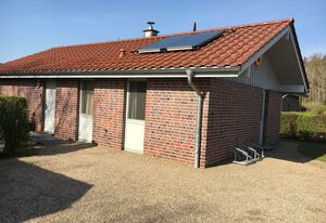 Müritz-Ferienhaus Wiesenblick | Garten, Sauna, Kamin und Boot | 200 Meter zur Müritz
