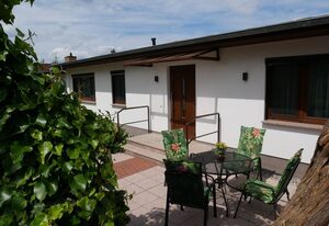 Ferienwohnungen Ramthun mit Terrasse – Ferienwohnung Gartenblick