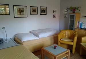 Gästezimmer Johnsen – Zweibettzimmer mit Dusche und WC