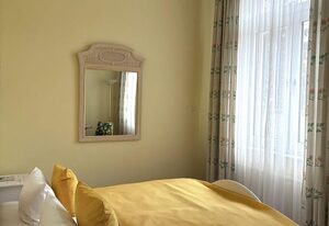 Die Villa Hentzel – Economy-Zimmer mit französischem Bett (1,40 x 2,00 m)
