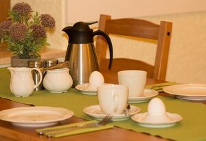 Pension Ujut – Doppelzimmer mit Bad, Dusche und WC