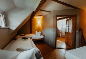 Urlaub im historischen Rittergut Positz aus dem 16. Jahrhundert - Außergewöhnliche Ferienwohnung für  4 - 6 Personen
