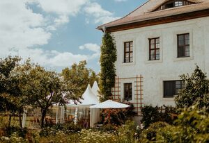 Urlaub im historischen Rittergut Positz aus dem 16. Jahrhundert - individuelle, lichtdurchflutete Romantikzimmer