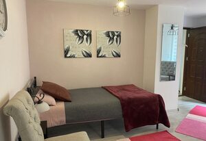 Ferienwohnungen Clara – Clara Fewo2, 45m²,Wohnz.,Schlafz.,Küchenzeile,Bad mit DU+WC,2.OG