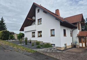 Kleine Auszeit Rhön – moderne Ferienwohnung mit Balkon