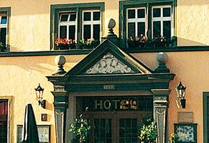 Hotel Adler &amp; Eiscafe "Aquila" GmbH – Doppelzimmer Hofblick
