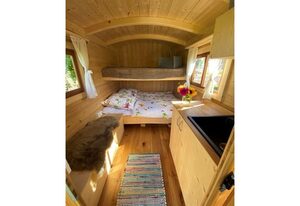 Schäferwagen Altensteig – Schäferwagen auf landwirtschaftlichem Anwesen mit ca. 8qm für max. 3 Personen
