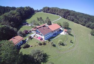Taffenreutherhof – Apartment Wildrose mit Dusche und WC, separate kleine Wohnküche