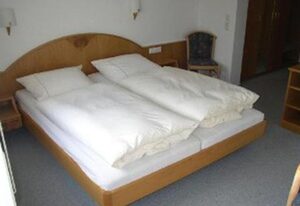 Gästehaus Hoffmann – NR-Doppelzimmer mit WC und Dusche