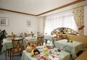 Pension Waldfrieden – Doppelzimmer mit Dusche und WC