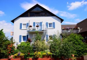 Ferienwohnung Heitzler – Ferienwohnung 100qm 4 Zimmer Terasse 25qm 1 Garage und 1 Stellplatz
