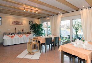 Gästehaus Hauser – Mehrbettzimmer 2-4 Personen mit Küchenzeile