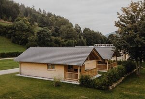 Natur-Camp Tannenfels – Blockhütte, 60 qm, 2 Schlafzimmer, Holzterrasse mit Garten, max. 4 Personen