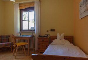 Hotel Sarbacher – Einzelzimmer mit Dusche und WC