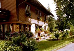 Mittleres Zimmer MZ1 Titisee,   im Gästehaus Lickert in Hinterzarten bei Oberzarten beim Skimuseum