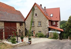 Ferienwohnungen Taubenschlag – Große Ferienwohnung mit hochwertiger Naturholzeinrichtung