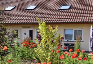 Ferienwohnung auf dem Dorf – Dachwohnung mit Loggia