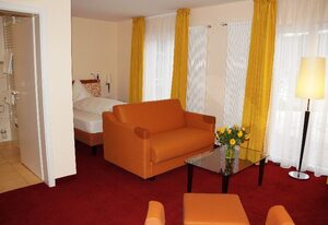 Heger's Parkhotel Flora – Einzelzimmer Ost mit Dusche und WC