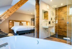 coucou Hotel – Doppelzimmer S mit Dusche und WC