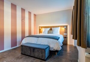 coucou Hotel – Doppelzimmer S mit Dusche und WC