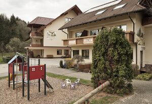 Landgasthof Adler-Pelzmühle – Doppelzimmer Deluxe mit Dusche und WC und Südbalkon