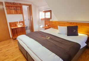 Gästehaus Holzer Kreuz- Gästezimmer Margerite für 2 Personen inkl. Landfrühstück