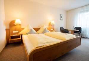 Hotel Suggenbad – Doppelzimmer Einbollen mit Dusche und WC