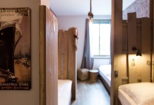 Hostel Heimathafen – Bett im Hostel Dreibettzimmer