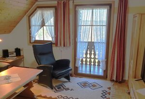 Fewo im DG mit 2 DZ 2 DU/WC, 4 Pers.