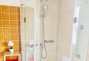 Gästezimmer am Hochrhein – Doppelzimmer mit Gemeinschaftsbad