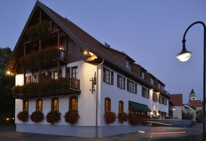 Romantik Hotel l Restaurant Hirsch – Doppelzimmer Kobel, 18 qm, Badezimmer mit Dusche