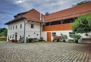 Ferienhof Aiginger – Ferienwohnung 1 (44qm) mit Freisitz (1 x SZ mit Doppelzimmer und 1 x SZ mit Etagenbett)