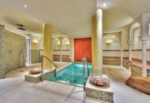 Hotel La Casa Tübingen – Doppelzimmer mit Balkon oder Dachterrasse und Badezimmer