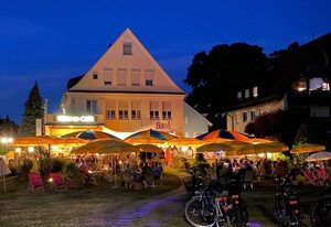 Hotel Strand-Café mit Gästehaus Charlotte – Doppelzimmer Seeseite mit Balkon, Dusche/WC, max. 2 Pers.