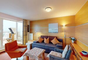 Kaiserhof – Ferienwohnung in erster Reihe mit Meerblick, Dachterrasse und zwei Strandkörben!