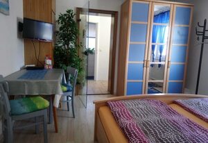 Haus Bechinger – 3-Raum-Ferienwohnung Bechinger, Dusche/WC, 54 qm, DG