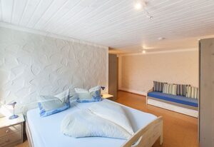 Katzenmaier GbR – Wohnung Blau, 80qm, 2 Schlafzimmer, max. 7 Personen