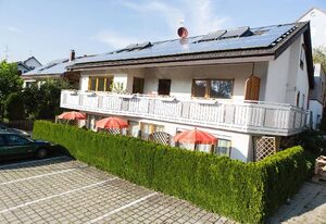 Gästehaus Schechter – Doppelzimmer mit Terrasse, Dusche und WC