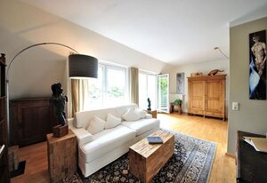 Residenz zur Börse – Stilvolle Ferienwohnung mit zwei sonnigen, überdachten Balkonen in Strandnähe