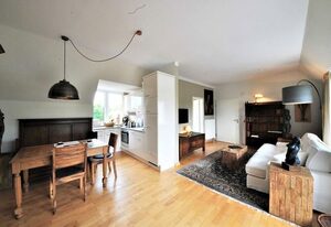 Residenz zur Börse – Stilvolle Ferienwohnung mit zwei sonnigen, überdachten Balkonen in Strandnähe