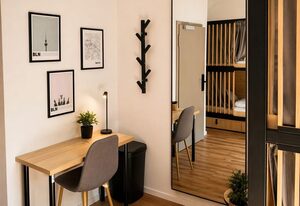 Privates Familienzimmer mit modernem Design (Berlin Sleep Club)